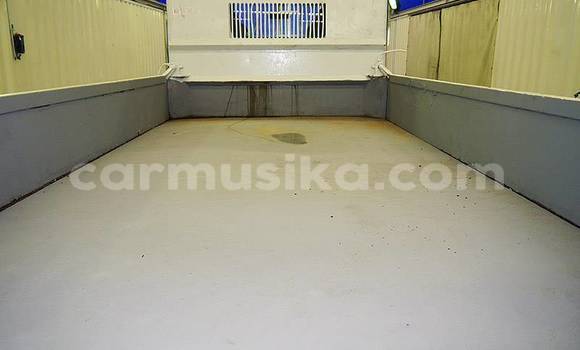 Acheter Import Voiture Isuzu Ascender Blanc à Beitbridge, Matabeleland South Acheter Import Voiture Isuzu Ascender Blanc à Beitbridge, Matabeleland South