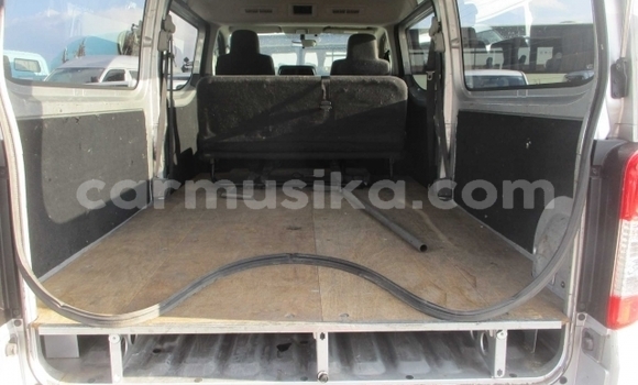 Nunua Ilio tumika Nissan NV350 Caravan Fedha Gari ndani ya Beitbridge nchini Matabeleland Kusini Nunua Ilio tumika Nissan NV350 Caravan Fedha Gari ndani ya Beitbridge nchini Matabeleland Kusini