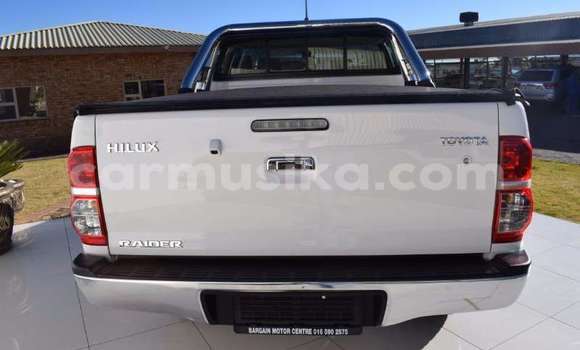 Buy Used Toyota Hilux White Car in Beitbridge in Matabeleland South Buy Used Toyota Hilux White Car in Beitbridge in Matabeleland South