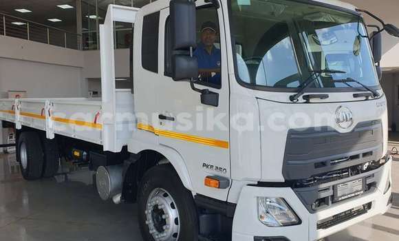 Buy Used Nissan AD White Car in Beitbridge in Matabeleland South