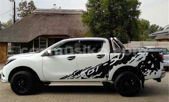 Acheter Occasion Voiture Mazda BT-50 Blanc à Beitbridge, Matabeleland South Acheter Occasion Voiture Mazda BT-50 Blanc à Beitbridge, Matabeleland South