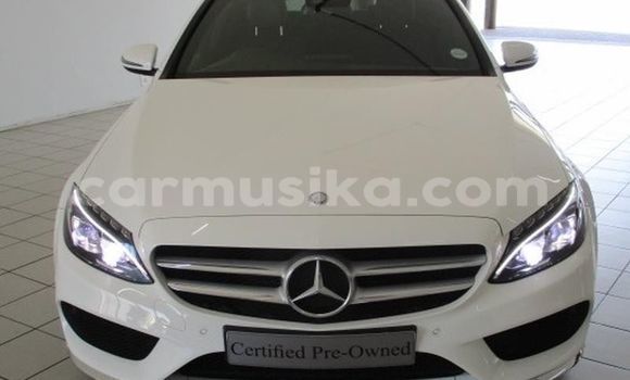 Acheter Occasion Voiture Mercedes‒Benz C–Class Blanc à Beitbridge, Matabeleland South Acheter Occasion Voiture Mercedes‒Benz C–Class Blanc à Beitbridge, Matabeleland South