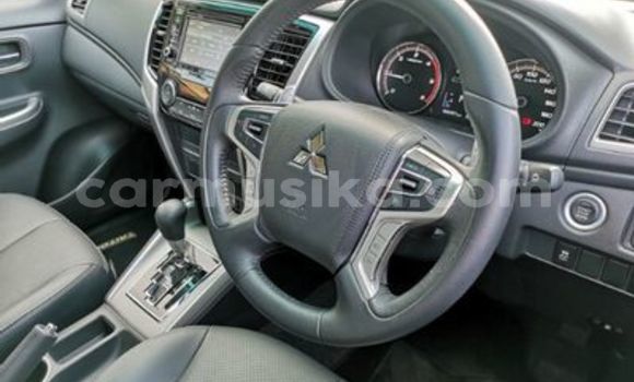 Buy Used Mitsubishi Triton White Car in Beitbridge in Matabeleland South Buy Used Mitsubishi Triton White Car in Beitbridge in Matabeleland South