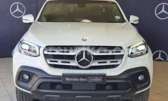 Tenga Tsaru Mercedes‒Benz X-klasse Concept Chena Mota in Beitbridge in Matabeleland South