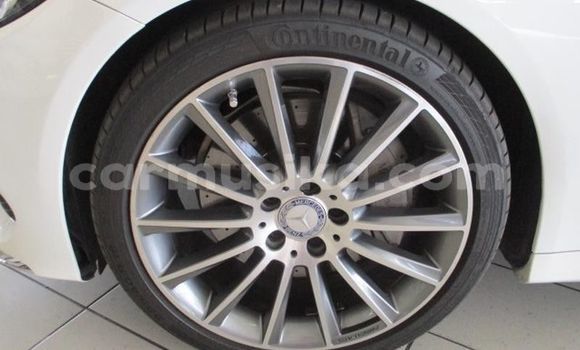 Acheter Occasion Voiture Mercedes‒Benz C–Class Blanc à Beitbridge, Matabeleland South Acheter Occasion Voiture Mercedes‒Benz C–Class Blanc à Beitbridge, Matabeleland South