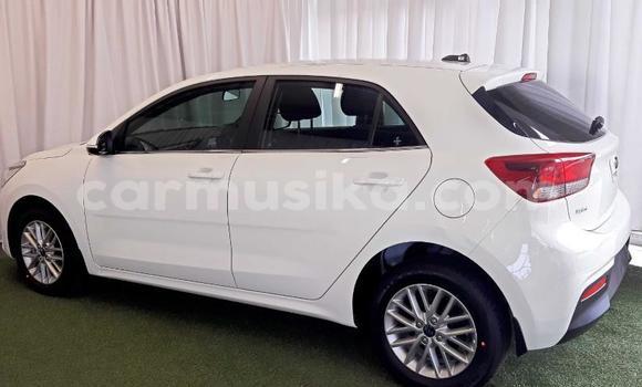 Acheter Occasion Voiture Kia Rio Blanc à Beitbridge, Matabeleland South Acheter Occasion Voiture Kia Rio Blanc à Beitbridge, Matabeleland South