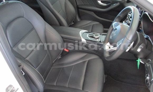 Acheter Occasion Voiture Mercedes‒Benz C–Class Blanc à Beitbridge, Matabeleland South Acheter Occasion Voiture Mercedes‒Benz C–Class Blanc à Beitbridge, Matabeleland South