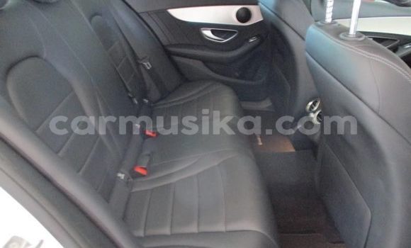 Acheter Occasion Voiture Mercedes‒Benz C–Class Blanc à Beitbridge, Matabeleland South Acheter Occasion Voiture Mercedes‒Benz C–Class Blanc à Beitbridge, Matabeleland South