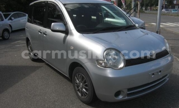 Tenga Tsaru Toyota Sienta Sirivha Mota in Beitbridge in Matabeleland South