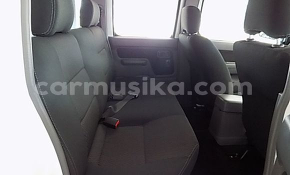 Nunua Ilio tumika Nissan NP 300 Nyeupe Gari ndani ya Beitbridge nchini Matabeleland Kusini Nunua Ilio tumika Nissan NP 300 Nyeupe Gari ndani ya Beitbridge nchini Matabeleland Kusini