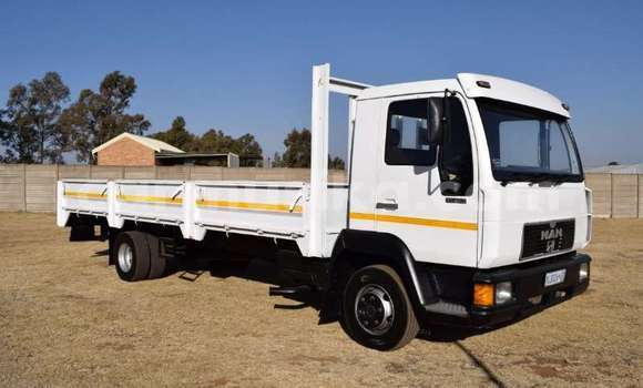 Buy Used Man D20 White Truck in Beitbridge in Matabeleland South