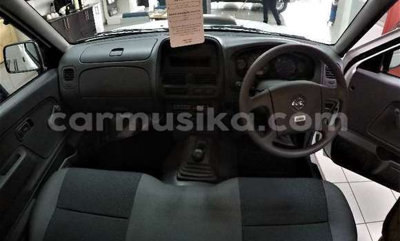 Buy Used Nissan NP 300 White Car in Beitbridge in Matabeleland South Buy Used Nissan NP 300 White Car in Beitbridge in Matabeleland South