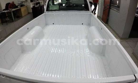 Buy Used Nissan NP 300 White Car in Beitbridge in Matabeleland South Buy Used Nissan NP 300 White Car in Beitbridge in Matabeleland South