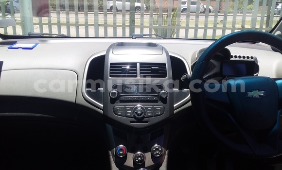 Nunua Ilio tumika Chevrolet Sonic Nyeupe Gari ndani ya Avondale nchini Harare