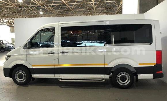 Nunua Ilio tumika Volkswagen Transporter Nyeupe Gari ndani ya Beitbridge nchini Matabeleland Kusini Nunua Ilio tumika Volkswagen Transporter Nyeupe Gari ndani ya Beitbridge nchini Matabeleland Kusini