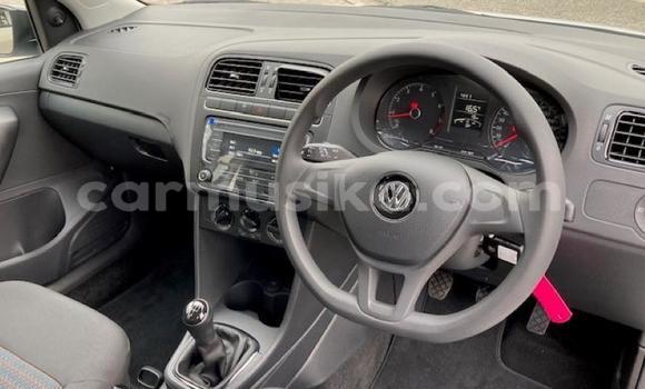 Nunua Ilio tumika Volkswagen Polo Nyeupe Gari ndani ya Beitbridge nchini Matabeleland Kusini Nunua Ilio tumika Volkswagen Polo Nyeupe Gari ndani ya Beitbridge nchini Matabeleland Kusini