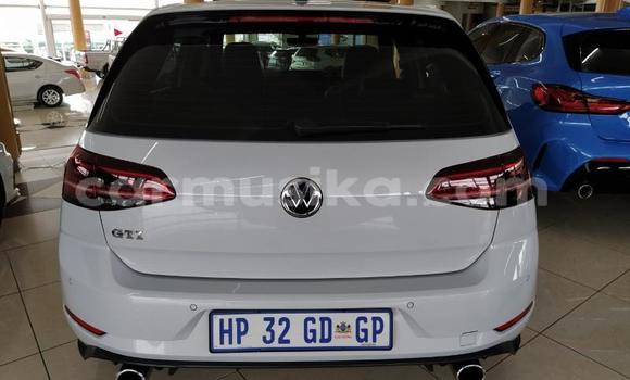 Nunua Ilio tumika Volkswagen Golf GTI Nyeupe Gari ndani ya Beitbridge nchini Matabeleland Kusini Nunua Ilio tumika Volkswagen Golf GTI Nyeupe Gari ndani ya Beitbridge nchini Matabeleland Kusini