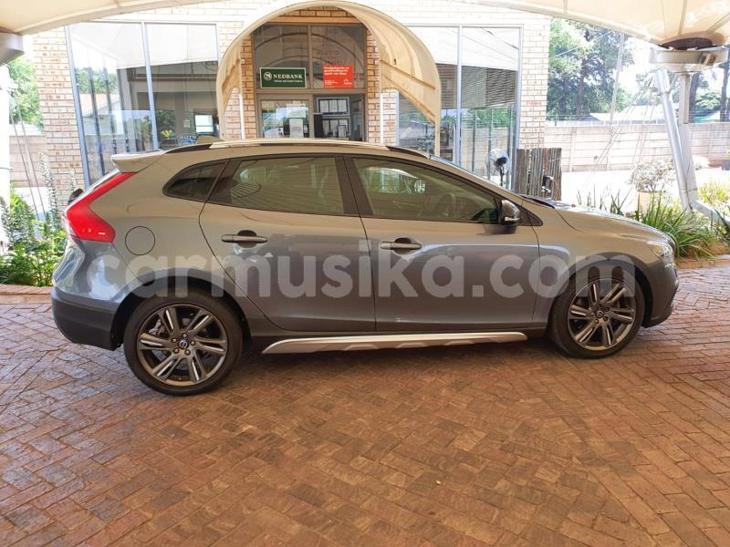 Big with watermark volvo v40 cross country matabeleland south beitbridge 18529