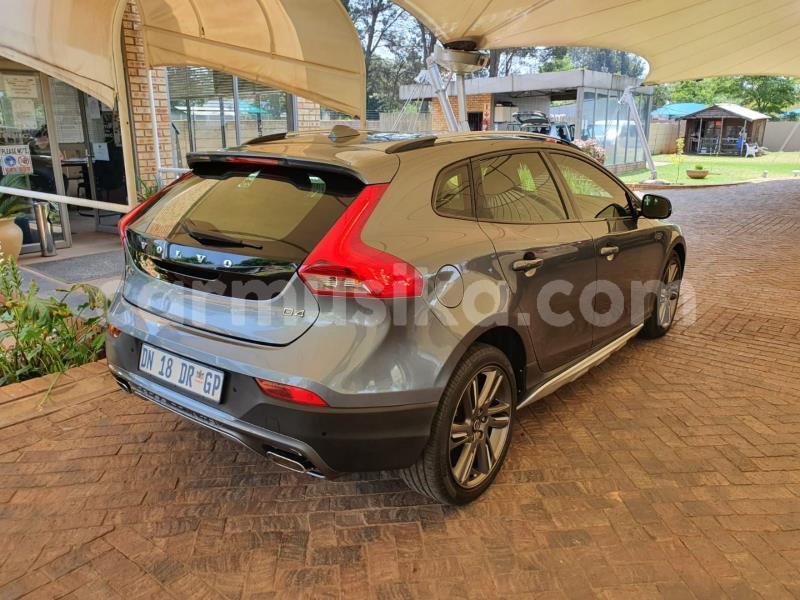 Big with watermark volvo v40 cross country matabeleland south beitbridge 18529