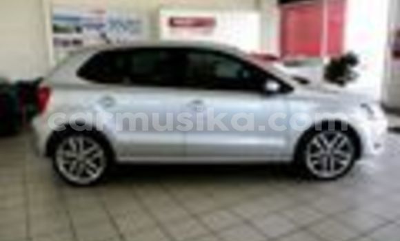 Acheter Occasion Voiture Volkswagen Polo Blanc à Beitbridge, Matabeleland South Acheter Occasion Voiture Volkswagen Polo Blanc à Beitbridge, Matabeleland South