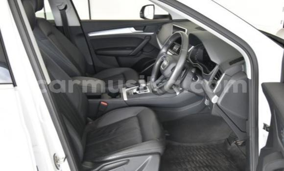 Nunua Ilio tumika Audi Q5 Nyeupe Gari ndani ya Beitbridge nchini Matabeleland Kusini Nunua Ilio tumika Audi Q5 Nyeupe Gari ndani ya Beitbridge nchini Matabeleland Kusini