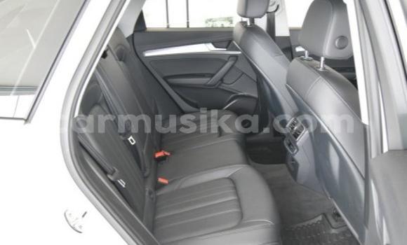 Nunua Ilio tumika Audi Q5 Nyeupe Gari ndani ya Beitbridge nchini Matabeleland Kusini Nunua Ilio tumika Audi Q5 Nyeupe Gari ndani ya Beitbridge nchini Matabeleland Kusini