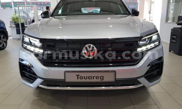 Buy Used Volkswagen Touareg White Car in Beitbridge in Matabeleland South