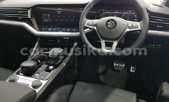 Nunua Ilio tumika Volkswagen Touareg Nyeupe Gari ndani ya Beitbridge nchini Matabeleland Kusini Nunua Ilio tumika Volkswagen Touareg Nyeupe Gari ndani ya Beitbridge nchini Matabeleland Kusini