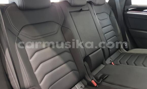 Nunua Ilio tumika Volkswagen Touareg Nyeupe Gari ndani ya Beitbridge nchini Matabeleland Kusini Nunua Ilio tumika Volkswagen Touareg Nyeupe Gari ndani ya Beitbridge nchini Matabeleland Kusini