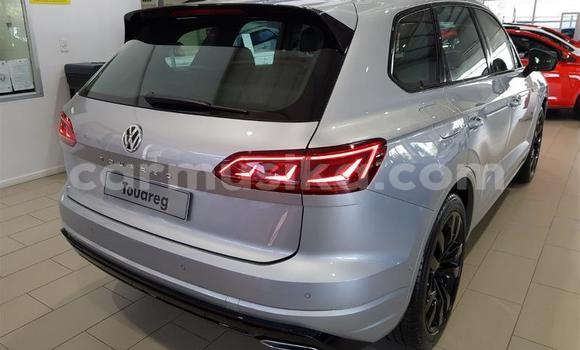 Nunua Ilio tumika Volkswagen Touareg Nyeupe Gari ndani ya Beitbridge nchini Matabeleland Kusini Nunua Ilio tumika Volkswagen Touareg Nyeupe Gari ndani ya Beitbridge nchini Matabeleland Kusini