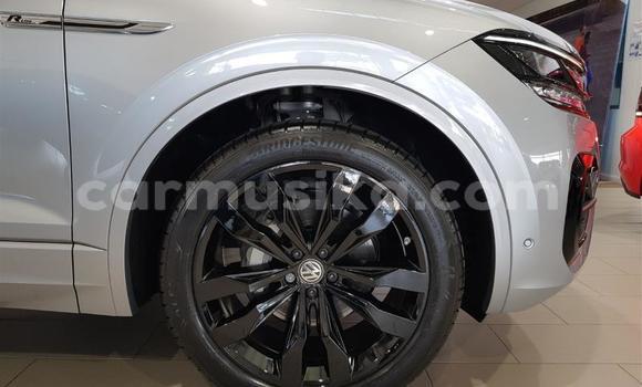 Nunua Ilio tumika Volkswagen Touareg Nyeupe Gari ndani ya Beitbridge nchini Matabeleland Kusini Nunua Ilio tumika Volkswagen Touareg Nyeupe Gari ndani ya Beitbridge nchini Matabeleland Kusini