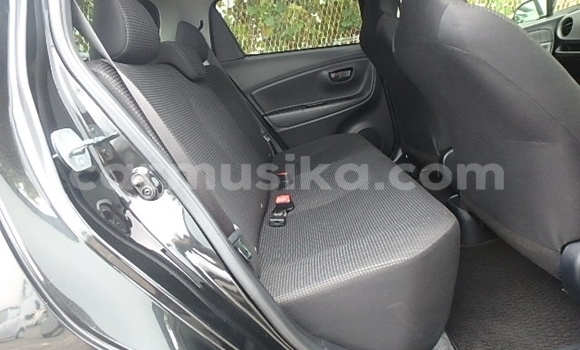 Acheter Occasion Voiture Toyota Vitz Noir à Beitbridge, Matabeleland South Acheter Occasion Voiture Toyota Vitz Noir à Beitbridge, Matabeleland South