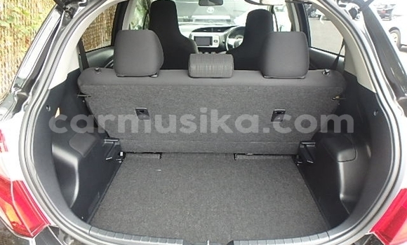 Acheter Occasion Voiture Toyota Vitz Noir à Beitbridge, Matabeleland South Acheter Occasion Voiture Toyota Vitz Noir à Beitbridge, Matabeleland South