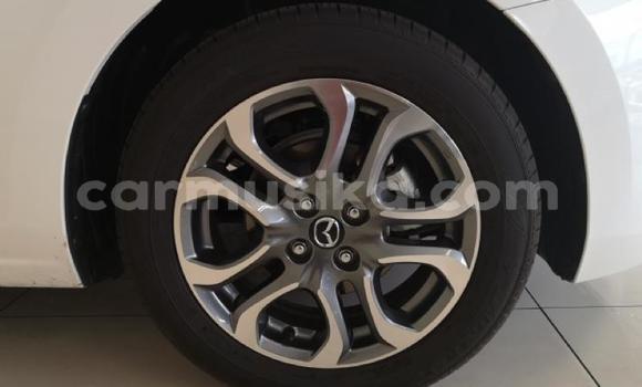 Acheter Occasion Voiture Mazda Mazda 2 Blanc à Harare, Harare Acheter Occasion Voiture Mazda Mazda 2 Blanc à Harare, Harare