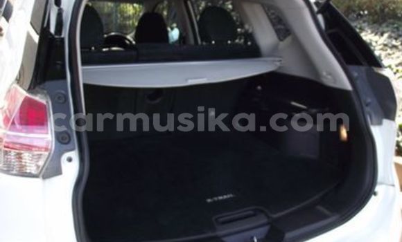 Buy Used Nissan X–Trail White Car in Beitbridge in Matabeleland South Buy Used Nissan X–Trail White Car in Beitbridge in Matabeleland South