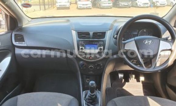 Buy Used Hyundai Accent White Car in Beitbridge in Matabeleland South Buy Used Hyundai Accent White Car in Beitbridge in Matabeleland South