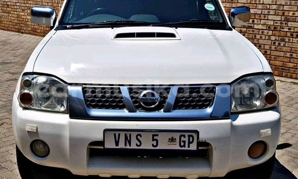 Nunua Ilio tumika Nissan NP 300 Nyeupe Gari ndani ya Beitbridge nchini Matabeleland Kusini Nunua Ilio tumika Nissan NP 300 Nyeupe Gari ndani ya Beitbridge nchini Matabeleland Kusini