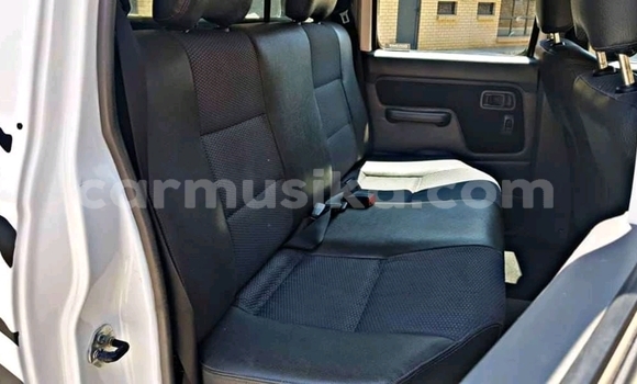 Nunua Ilio tumika Nissan NP 300 Nyeupe Gari ndani ya Beitbridge nchini Matabeleland Kusini Nunua Ilio tumika Nissan NP 300 Nyeupe Gari ndani ya Beitbridge nchini Matabeleland Kusini