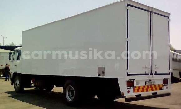 Acheter Occasion Utilitaire Nissan UD Blanc à Beitbridge, Matabeleland South Acheter Occasion Utilitaire Nissan UD Blanc à Beitbridge, Matabeleland South