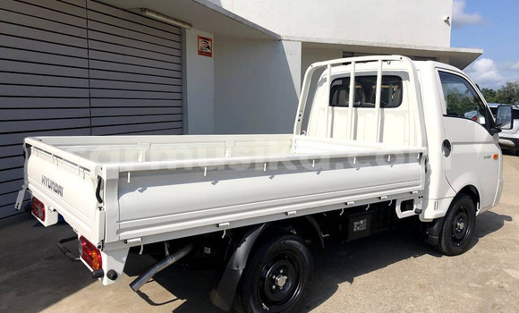 Tenga Tsaru Hyundai H1 Chena Mota in Beitbridge in Matabeleland South Tenga Tsaru Hyundai H1 Chena Mota in Beitbridge in Matabeleland South