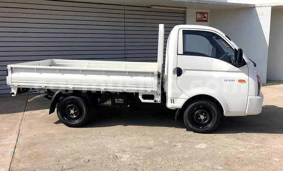 Tenga Tsaru Hyundai H1 Chena Mota in Beitbridge in Matabeleland South Tenga Tsaru Hyundai H1 Chena Mota in Beitbridge in Matabeleland South