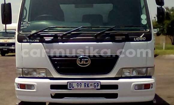 Acheter Occasion Utilitaire Nissan UD Blanc à Beitbridge, Matabeleland South Acheter Occasion Utilitaire Nissan UD Blanc à Beitbridge, Matabeleland South
