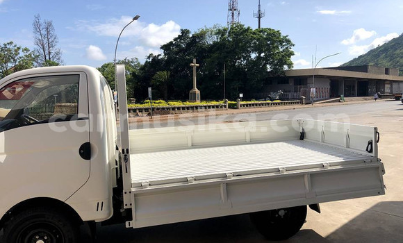 Tenga Tsaru Hyundai H1 Chena Mota in Beitbridge in Matabeleland South Tenga Tsaru Hyundai H1 Chena Mota in Beitbridge in Matabeleland South
