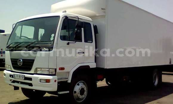 Acheter Occasion Utilitaire Nissan UD Blanc à Beitbridge, Matabeleland South Acheter Occasion Utilitaire Nissan UD Blanc à Beitbridge, Matabeleland South
