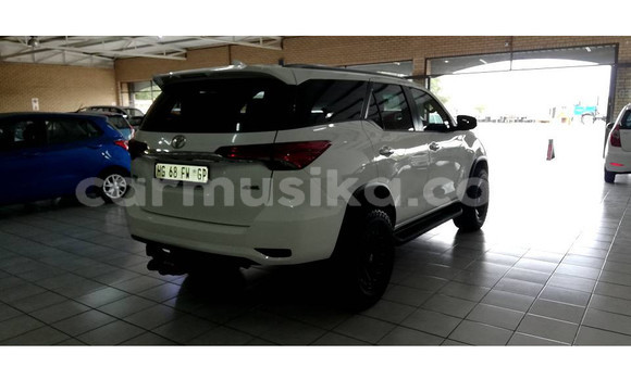 Tenga Tsaru Toyota Fortuner Zvimwe Mota in Beitbridge in Matabeleland South Tenga Tsaru Toyota Fortuner Zvimwe Mota in Beitbridge in Matabeleland South