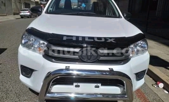 Buy Used Toyota Hilux White Car in Chitungwiza in Harare