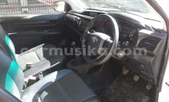 Acheter Occasion Voiture Toyota Hilux Blanc à Chitungwiza, Harare Acheter Occasion Voiture Toyota Hilux Blanc à Chitungwiza, Harare