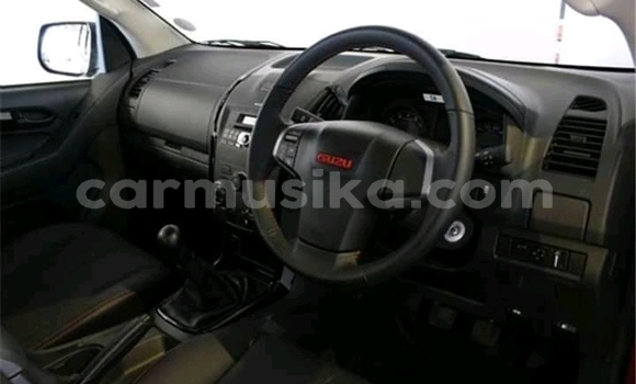 Tenga Tsaru Isuzu KB Tsvuku Mota in Beitbridge in Matabeleland South Tenga Tsaru Isuzu KB Tsvuku Mota in Beitbridge in Matabeleland South