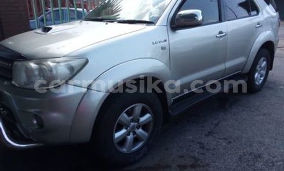 Buy Used Toyota Fortuner Silver Car in Beitbridge in Matabeleland South Buy Used Toyota Fortuner Silver Car in Beitbridge in Matabeleland South