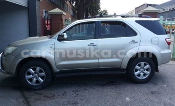 Buy Used Toyota Fortuner Silver Car in Beitbridge in Matabeleland South Buy Used Toyota Fortuner Silver Car in Beitbridge in Matabeleland South